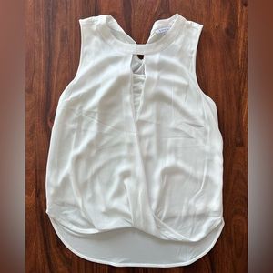 41 Hathorn Clearwater mixed material surplise blouse white in medium.